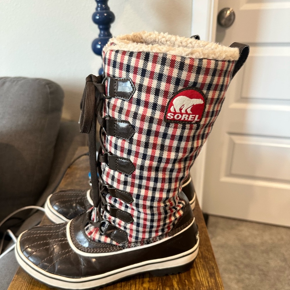Sorel Women’s Waterproof Winter Boots – Plaid Faux-Fur Lined EUC - Picture 5 of 8